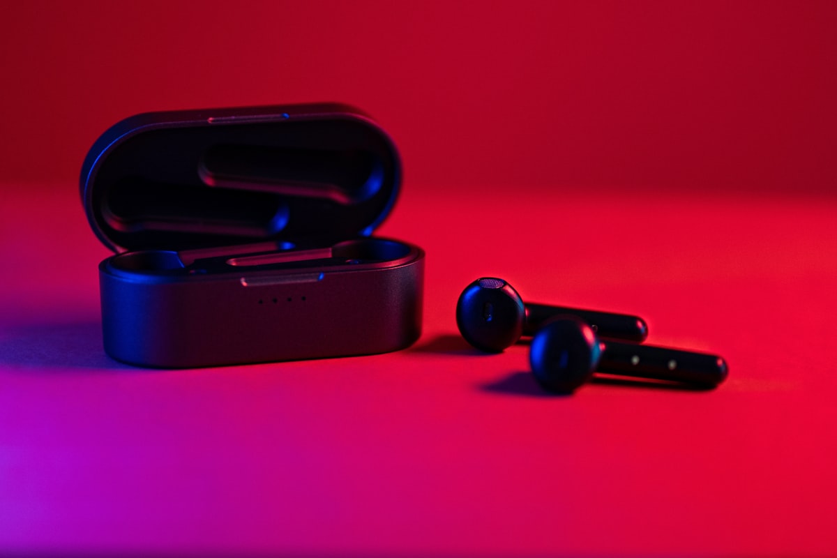 AirPods Pro 3: Six Months Later - The Firmware Changed Everything